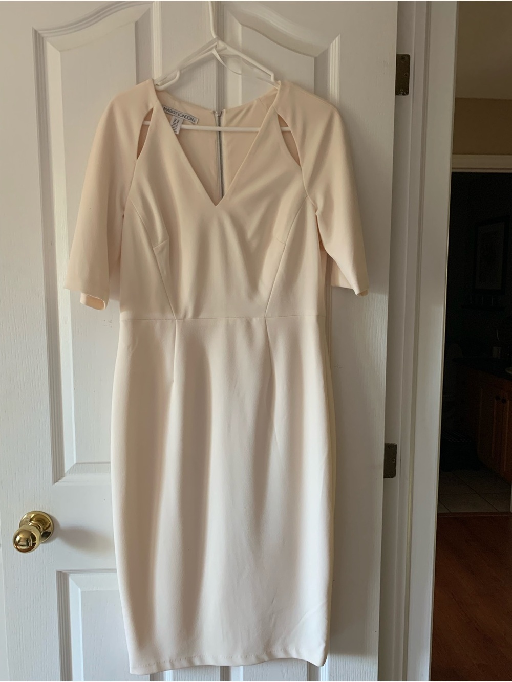 Maggy London Cream V-Neck Midi Sheath Dress with Shoulder Cutouts